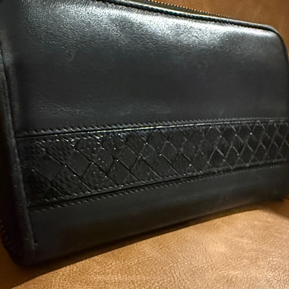 Bottega Veneta Intrecciato black leather long zip-around wallet no chain